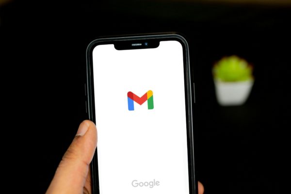 Gmail. Fot. Solen Feyissa / Unsplash