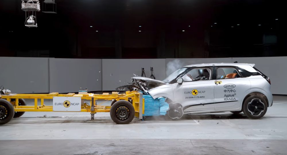 Zdjęcie okładkowe do wpis Testy zderzeniowe Euro NCAP: poważne problemy chińskiego Dongfeng BOX, Cadillac zaskakuje na plus