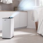 Zdjęcie okładkowe wpisu: Stadler Form prezentuje pięć nowości. W ofercie nawilżacze, osuszacz i grzejnik z efektem kominka