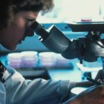 Zdjęcie okładkowe wpisu: Zaskakujący paradoks medycyny. Białko odpowiedzialne za Alzheimera może chronić przed rakiem