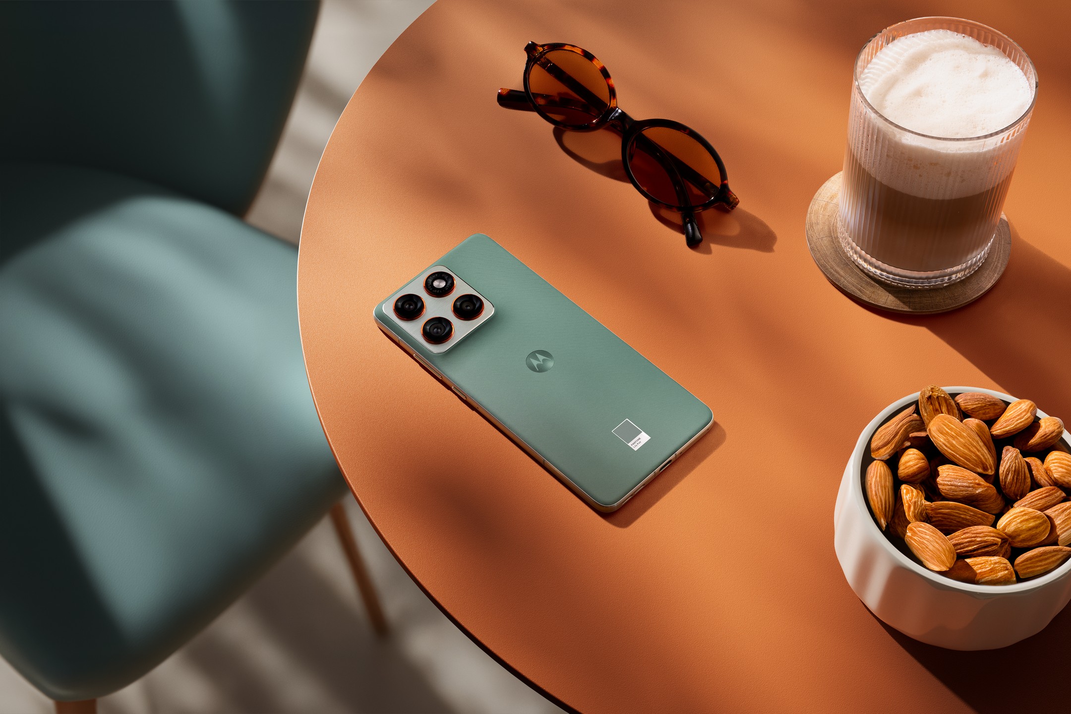 Motorola edge 70 – ultrasmukła elegancja, potężna moc i wyjątkowa trwałość