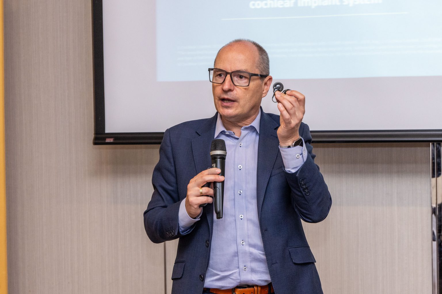 implant ślimakowy z AI Cochlear