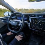 Zdjęcie okładkowe wpisu: Ford pozwala zdjąć ręce z kierownicy w Fordach Puma i Kuga. System BlueCruise trafi do popularnych modeli