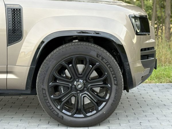 Land Rover Defender OCTA