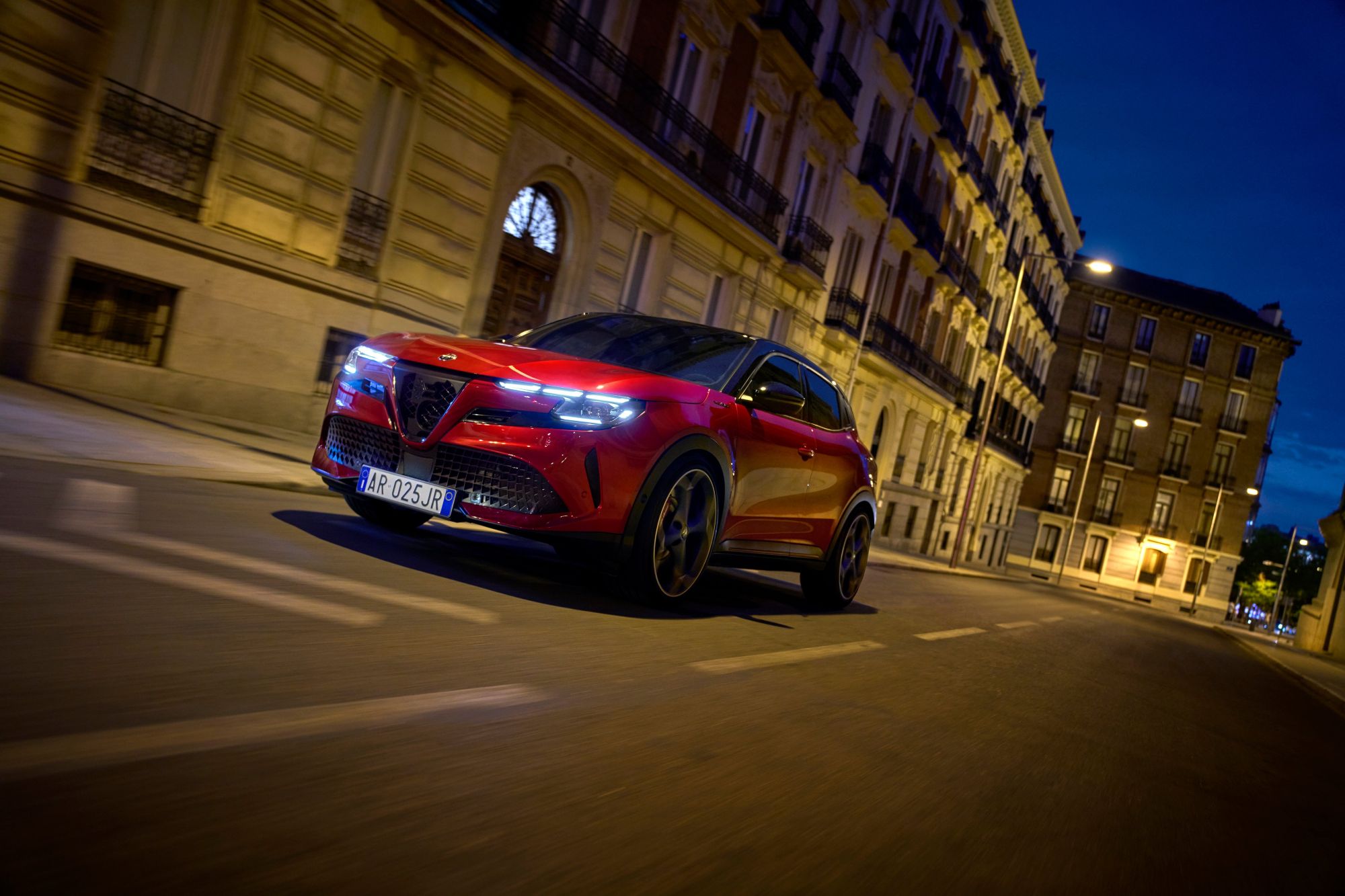 Alfa Romeo Junior MY26. Odświeżona gama i napęd 4×4 w niższej cenie