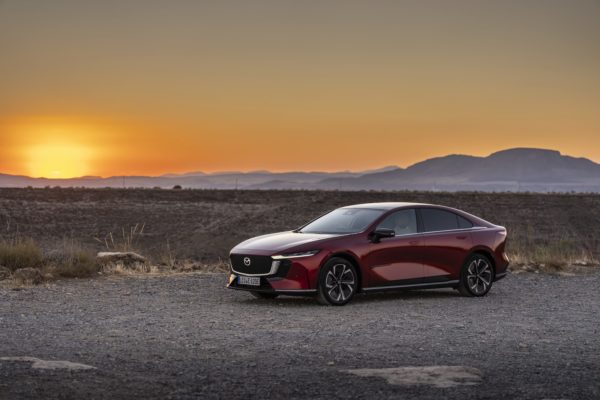 Zdjęcie okładkowe do wpis Mazda 6e – cisza w cieniu Alhambry