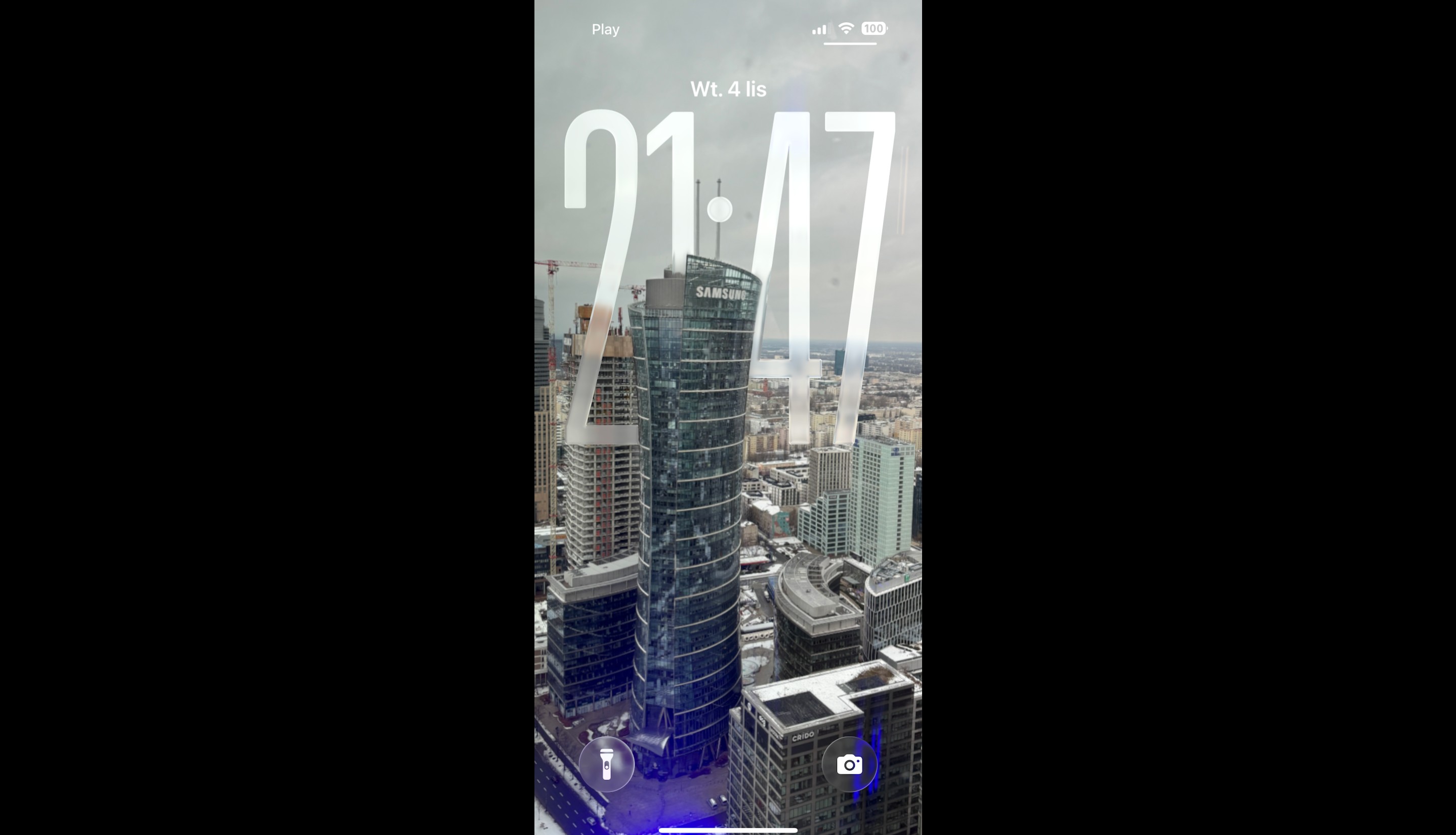 IOS 26: Jak włączyć „holograficzny” ekran blokady? Poradnik krok po kroku