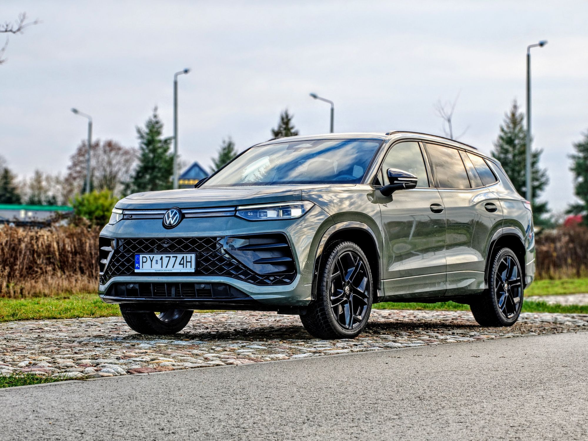 Auto tygodnia #63 – Volkswagen Tayron R-Line 2.0 TSI 4MOTION: zielony olbrzym z sercem GTI [galeria]