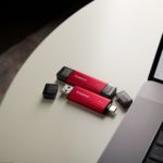 Zdjęcie okładkowe wpisu: To&nbsp;nie&nbsp;pendrive, to&nbsp;SSD bez&nbsp;kabla. Kingston Dual Portable SSD rozwiąże problem przejściówek