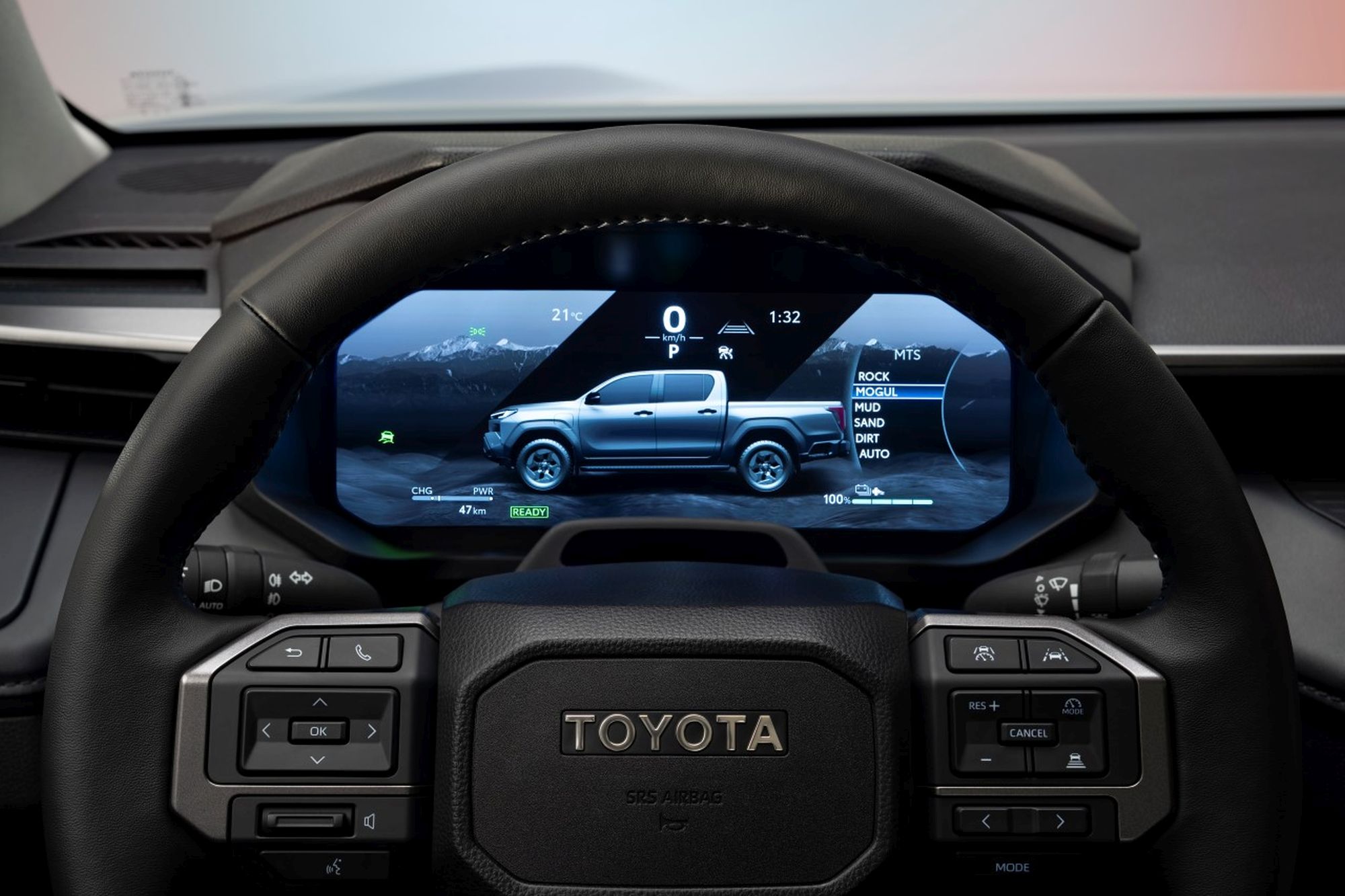 Elektryczna Toyota Hilux wjeżdża do Polski. Cena? Od 229 900 zł netto (i to za wersję z 4×4) [galeria]