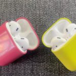 Zdjęcie okładkowe wpisu: AirPods w&nbsp;kolorach iPhone’a 5c? Wyciekły zdjęcia prototypów, które Apple schowało do&nbsp;szuflady