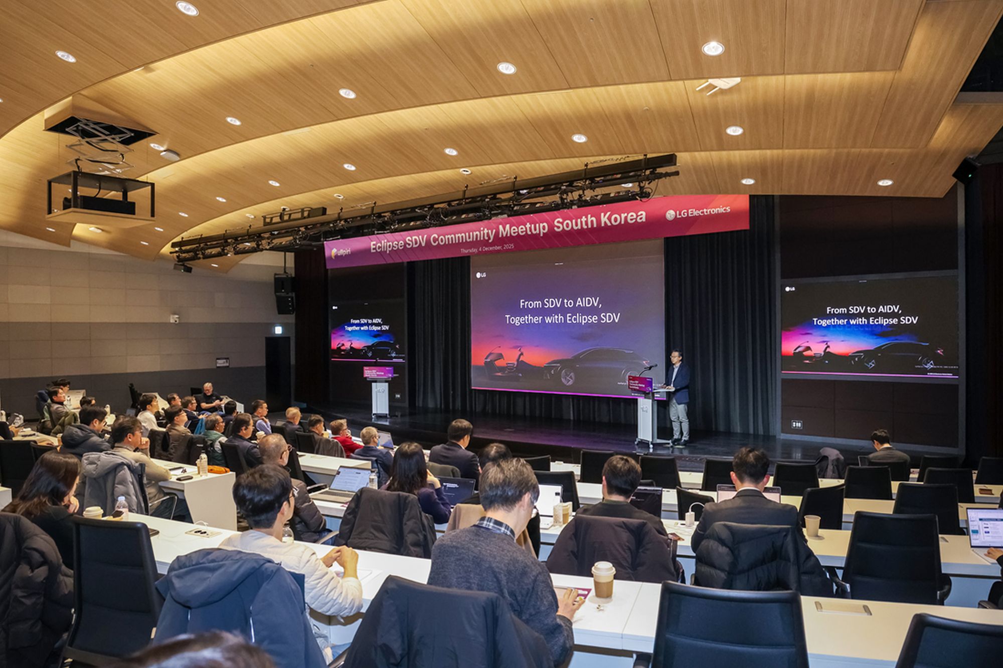 Koniec z wymyślaniem koła na nowo. LG i giganci motoryzacji stawiają na Open Source w samochodach