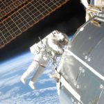 Zdjęcie okładkowe wpisu: Koniec przerwy na&nbsp;orbicie. NASA wraca do&nbsp;spacerów kosmicznych i&nbsp;szykuje ISS do… emerytury