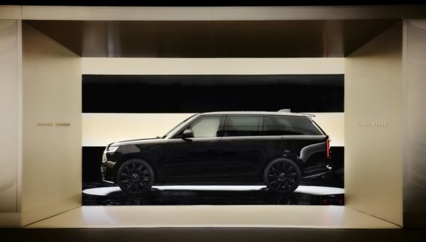 Range Rover SV Black