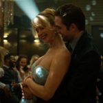 Zdjęcie okładkowe wpisu: „Zgiń kochanie” w kinach od 12 grudnia. Lawrence i Pattinson w mrocznej opowieści o macierzyństwie