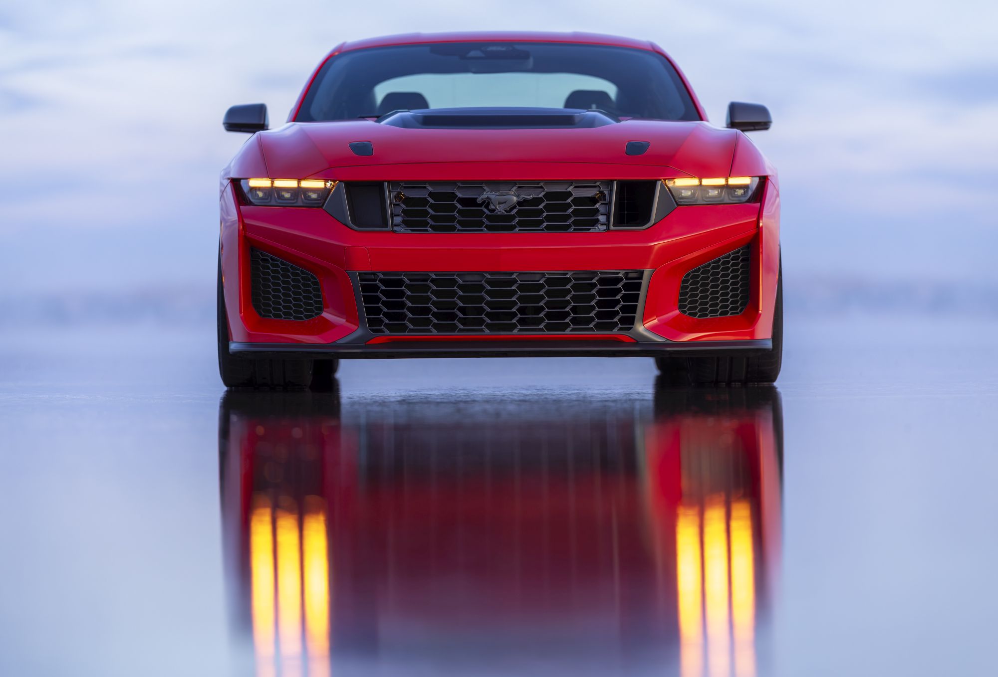 Marzenie z gumy Turbo stało się faktem. Ford Mustang Dark Horse SC to bestia, na którą czekaliśmy [galeria]