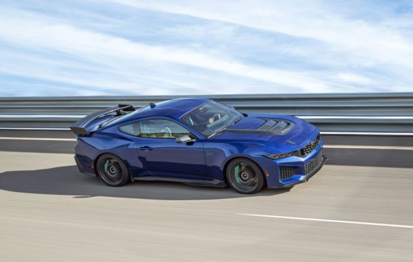 Mustang Dark Horse SC premiera