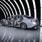 Zdjęcie okładkowe wpisu: Mercedes pokazał nową Klasę S&nbsp;(2026). Technologia i&nbsp;fizyka zamiast „drewna i&nbsp;skóry” [galeria]