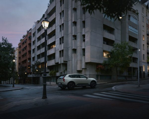 Premiera Volvo EX60 i Cross Country