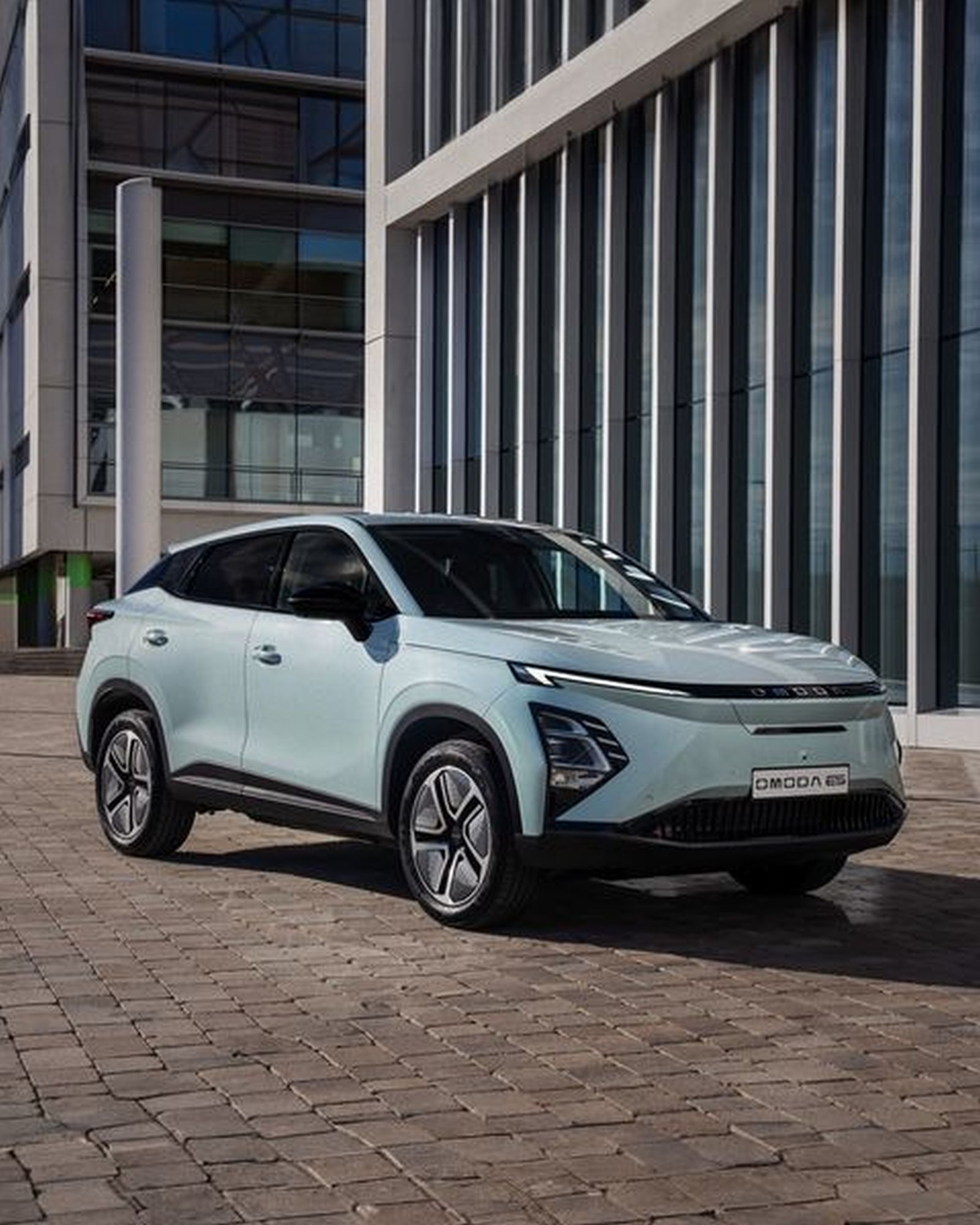 Chińska ofensywa cenowa. OMODA i JAECOO tną ceny – po dopłatach te auta kosztują 109 900 zł