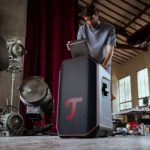 Zdjęcie okładkowe wpisu: Legenda imprez plenerowych wraca. Teufel ROCKSTER 2 to&nbsp;38-centymetrowy bas i&nbsp;sterowanie światłami