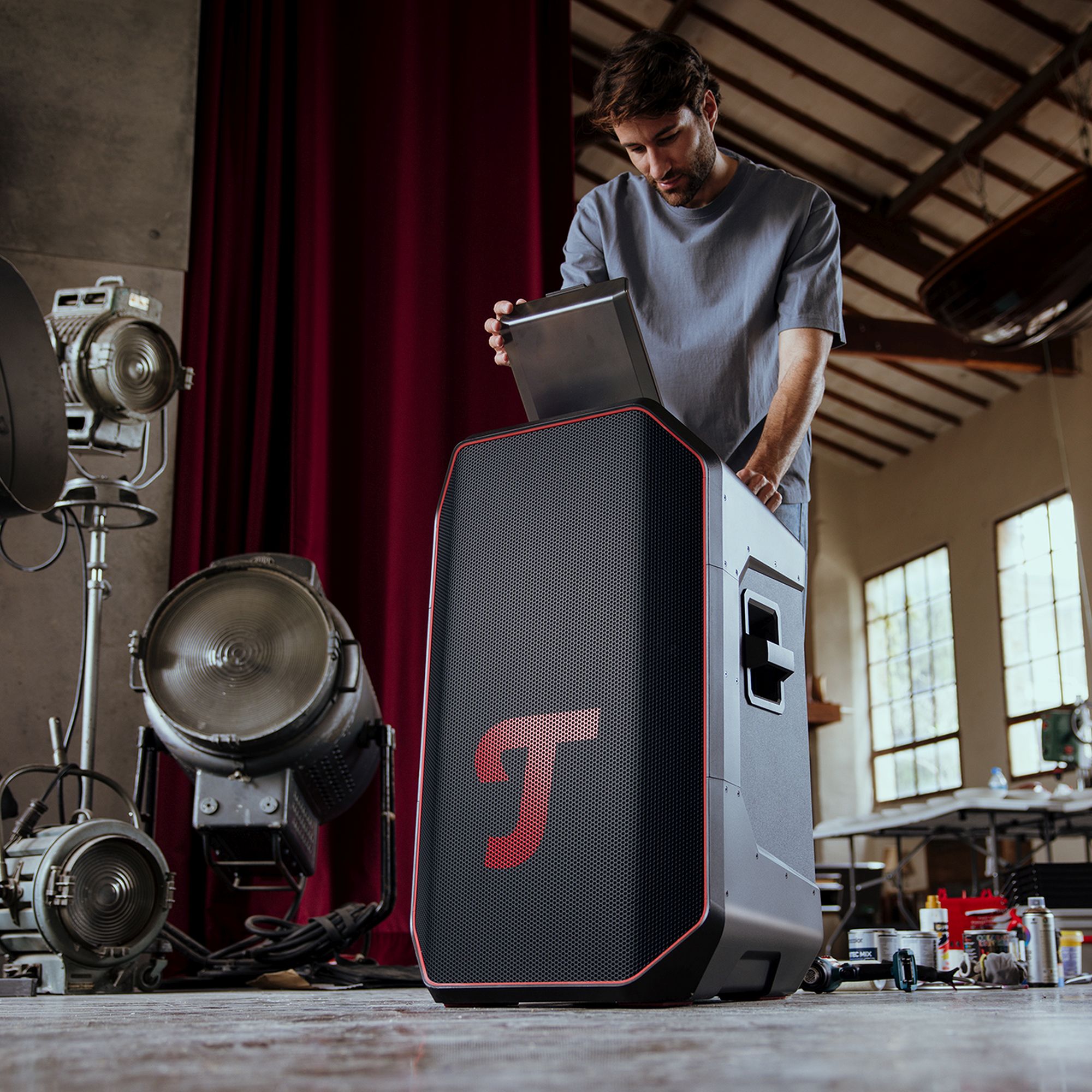 Legenda imprez plenerowych wraca. Teufel ROCKSTER 2 to 38-centymetrowy bas i sterowanie światłami