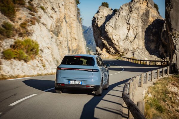 Leapmotor B10 Hybrid cena i zasięg