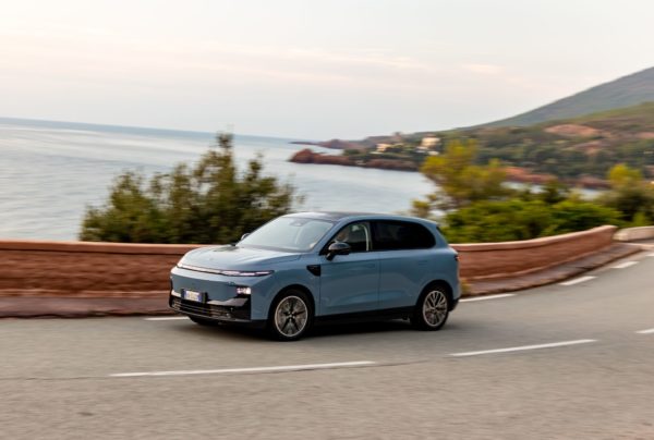 Leapmotor B10 Hybrid cena i zasięg