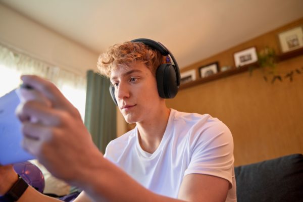 Logitech G325 LIGHTSPEED premiera