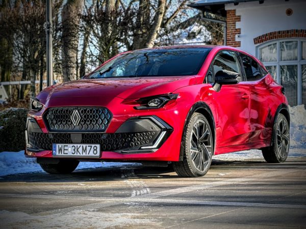 Zdjęcie okładkowe do wpis Automat, fabryczne LPG i&nbsp;1450 km zasięgu. Renault aktualizuje cenniki nowego Clio