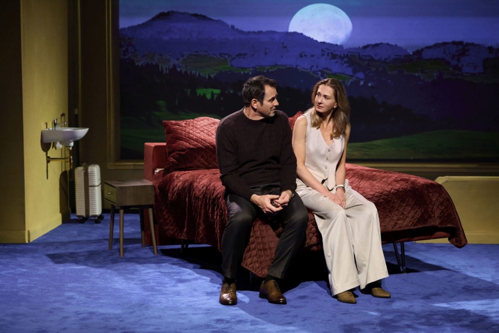 Zdjęcie okładkowe do wpis Technologia wchodzi na&nbsp;afisz. Samsung, Anita Sokołowska i&nbsp;„Do zobaczenia za&nbsp;rok!” w&nbsp;Teatrze Współczesnym