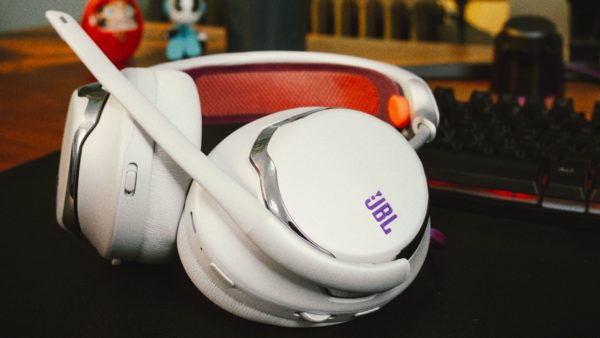 JBL Quantum 950 Wireless premiera
