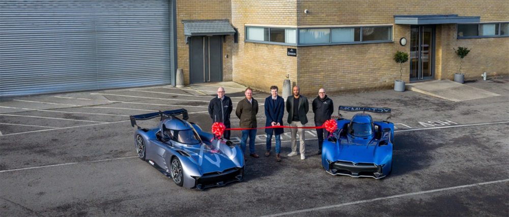 Zdjęcie okładkowe do wpis Zaczyna się montaż potwora na&nbsp;prąd. McMurtry Spéirling Pure pojeździ po&nbsp;suficie