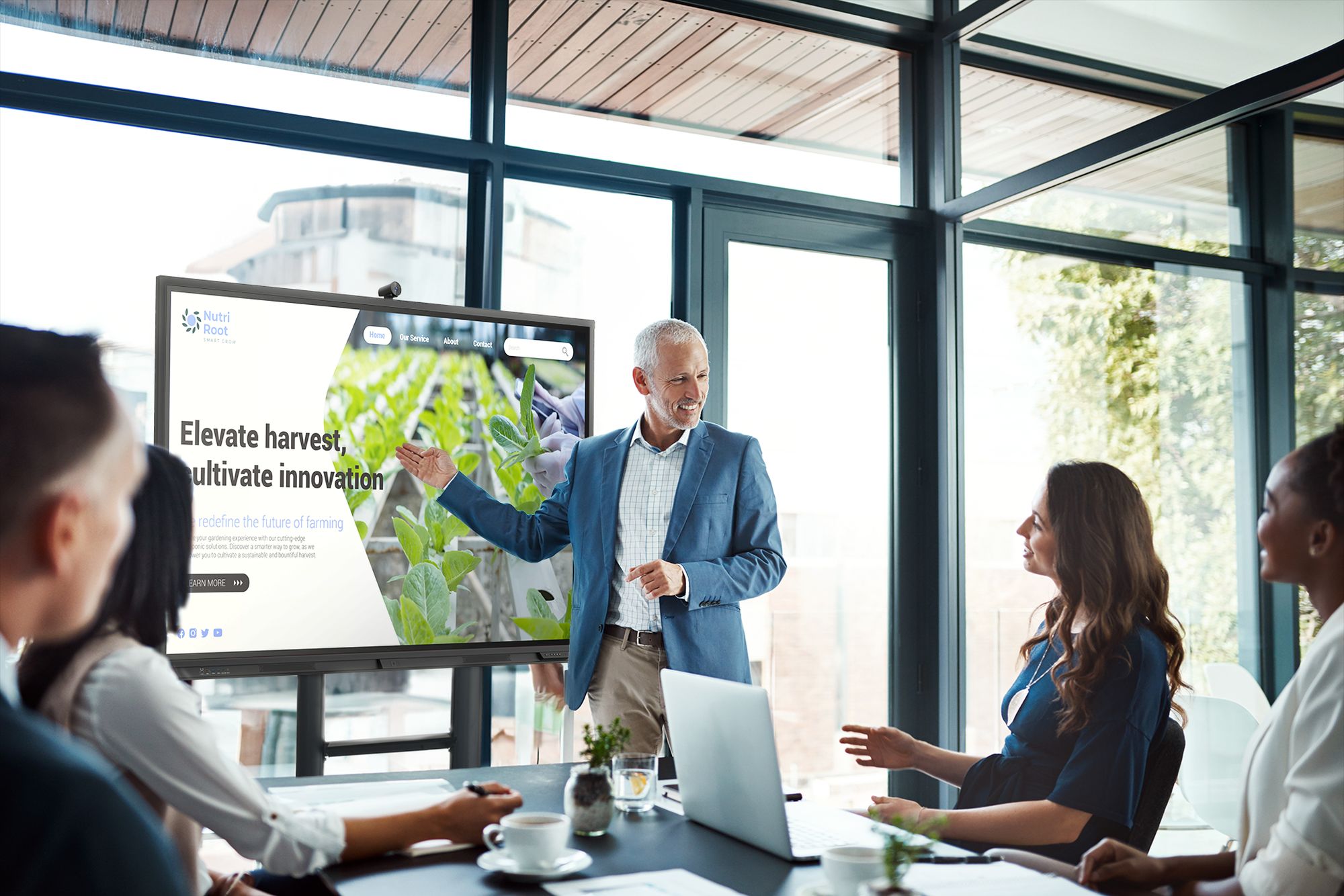 To nie jest zwykła tablica. Newline Elara Pro z Androidem 15 zamienia salę konferencyjną w wielki telefon