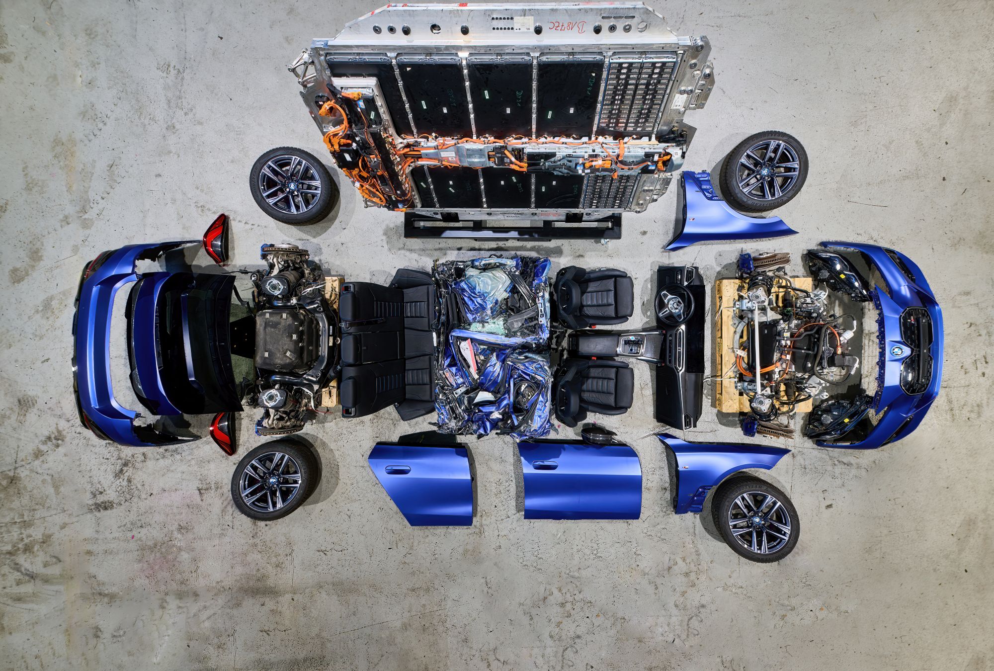 Zdjęcie okładkowe wpisu BMW nie&nbsp;chce, byś&nbsp;wyrzucał auto. Ekologia? Raczej twardy pragmatyzm