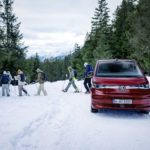 Zdjęcie okładkowe wpisu: SUV króluje w&nbsp;mieście, ale&nbsp;ferie należą do&nbsp;Multivana. Dlaczego czasem warto zamienić „modne” na&nbsp;„ogromne”? [galeria]