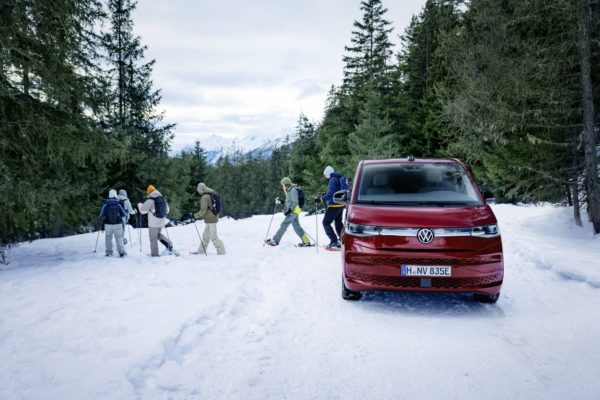 Zdjęcie okładkowe do wpis SUV króluje w&nbsp;mieście, ale&nbsp;ferie należą do&nbsp;Multivana. Dlaczego czasem warto zamienić „modne” na&nbsp;„ogromne”? [galeria]