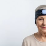 Zdjęcie okładkowe wpisu: Sygnał dla mózgu. Jak polska technologia może wesprzeć opiekę nad&nbsp;chorymi na&nbsp;Alzheimera