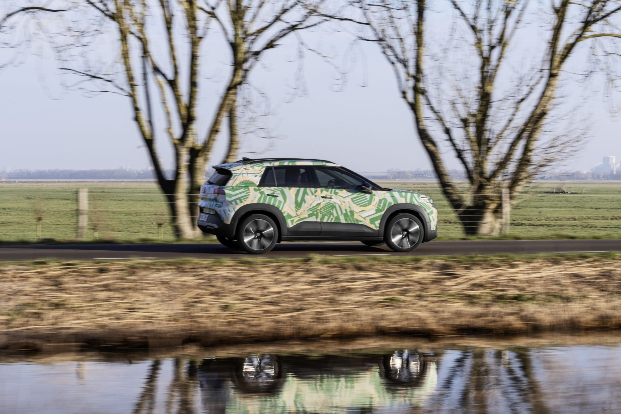 Nowy SUV na prąd z Niemiec. ID. Cross zmierza na drogi [galeria]