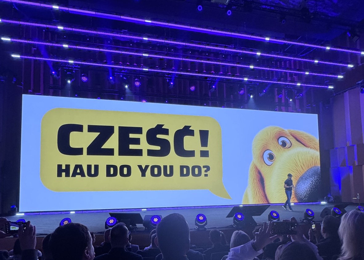 Zdjęcie okładkowe wpisu InPost prezentuje asystenta AI. Wirtualny pies doradzi i&nbsp;zrealizuje zamówienie