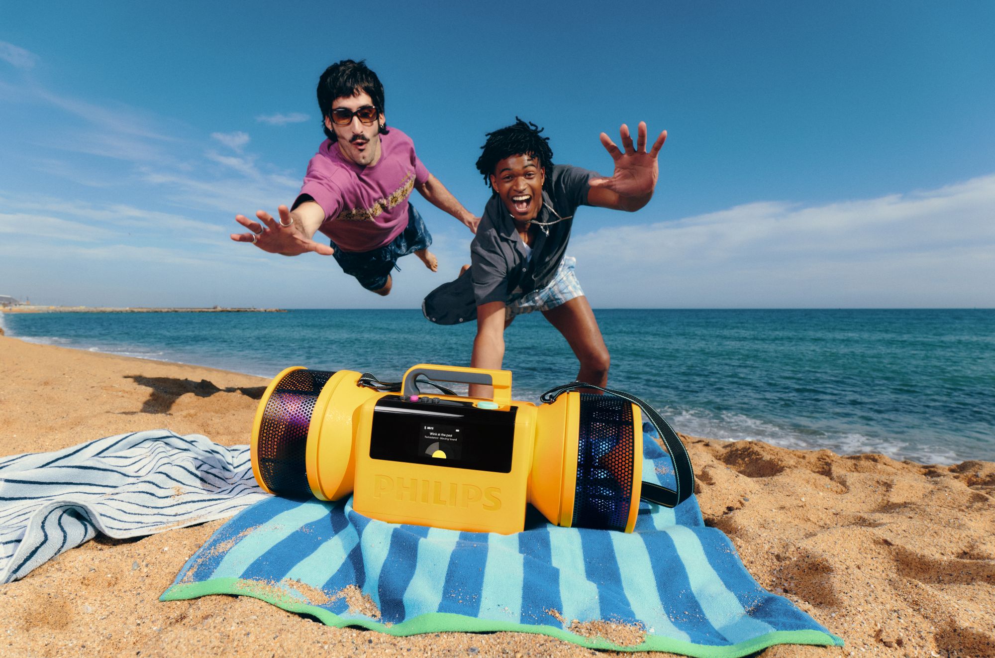 Od kasetowej nostalgii po apokalipsę. Philips uderza na rynku audio w cztery strony naraz