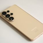 Zdjęcie okładkowe wpisu: Samsung chce, byś&nbsp;„wygenerował” sobie telefon. Vibe coding zmierza na&nbsp;smartfony Galaxy