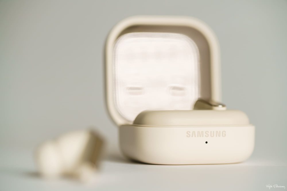 Zdjęcie okładkowe do wpis Zwrot w&nbsp;strategii audio. Samsung i&nbsp;Xiaomi stawiają na&nbsp;klipsy