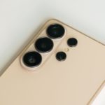 Zdjęcie okładkowe wpisu: Zniżka z&nbsp;góry zamiast czekania na&nbsp;przelew. Samsung zmienia zasady odkupu przy serii Galaxy S26