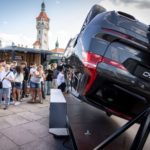 Zdjęcie okładkowe wpisu: Poczuj dachowanie na&nbsp;własnej skórze. Darmowe symulatory Volvo For Safety ruszają w&nbsp;trasę po&nbsp;Polsce