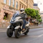 Zdjęcie okładkowe wpisu: Poduszka powietrzna w&nbsp;skuterze. Innowacja czy&nbsp;marketingowy absurd?