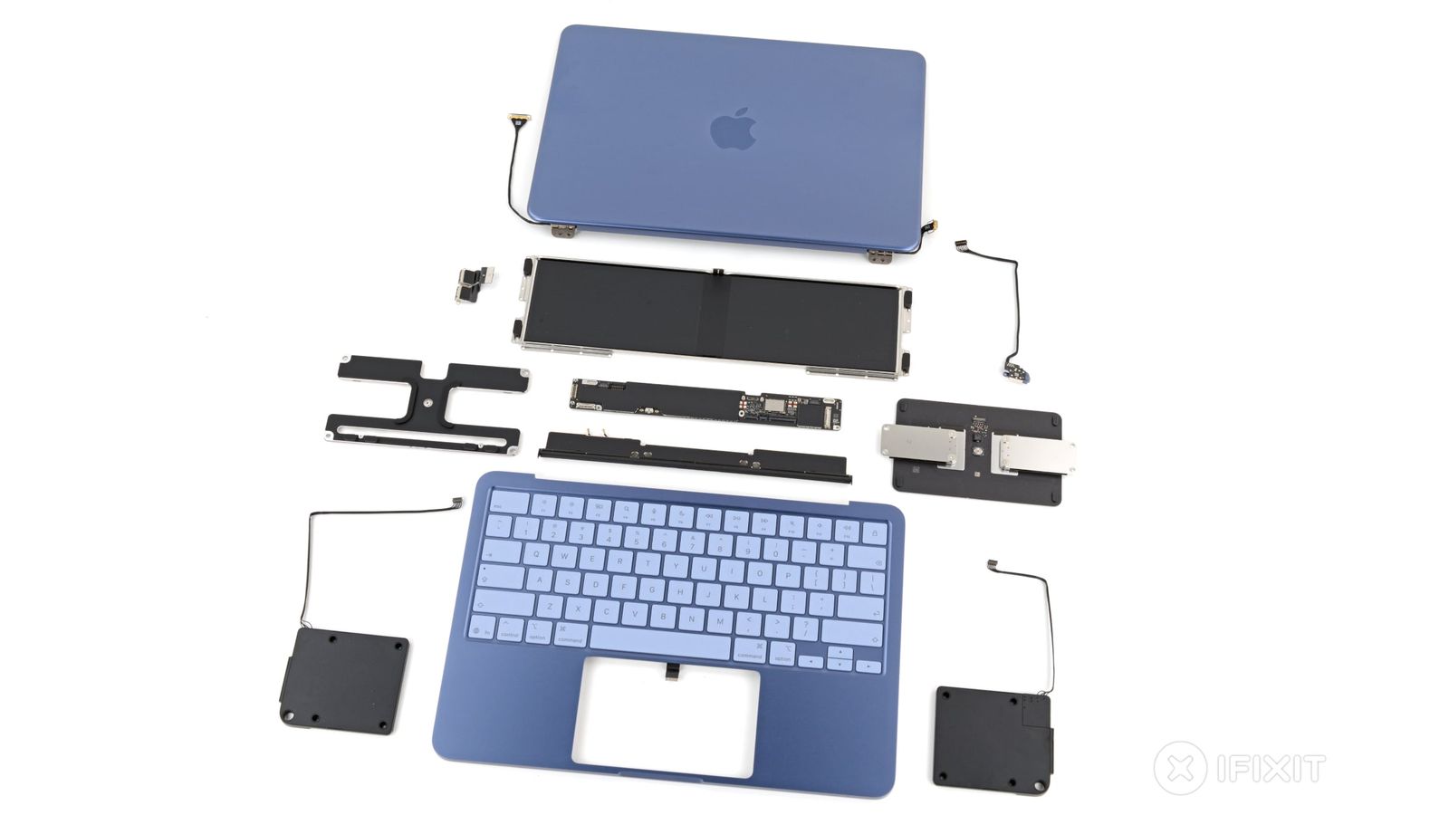 IFixit rozebrało MacBooka Neo