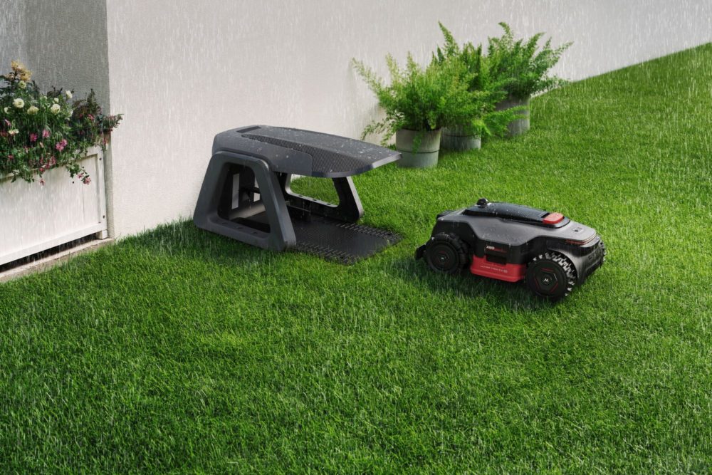 Zdjęcie okładkowe do wpis MOVA idzie na&nbsp;całość: robot-kosiarka jak czołg i&nbsp;ponad 200 narzędzi w&nbsp;jednym systemie [galeria]