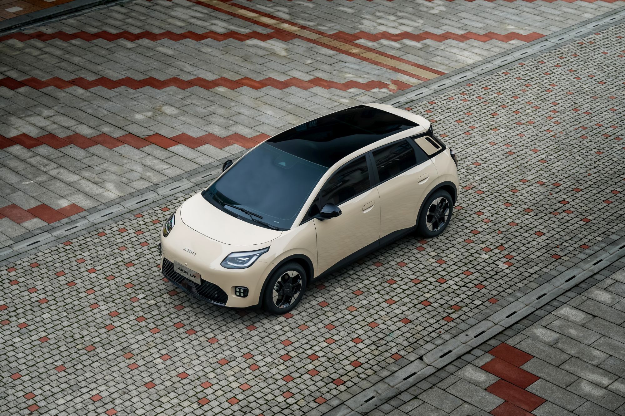 Metka „Made in Europe” i agresywna cena. GAC Aion UT debiutuje w Poznaniu