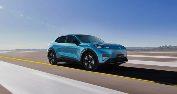 Zdjęcie okładkowe do wpis Nie&nbsp;tylko&nbsp;prąd. Chińczycy uderzają w&nbsp;pragmatyzm i&nbsp;wchodzą do&nbsp;Polski z&nbsp;dwoma światami napędów